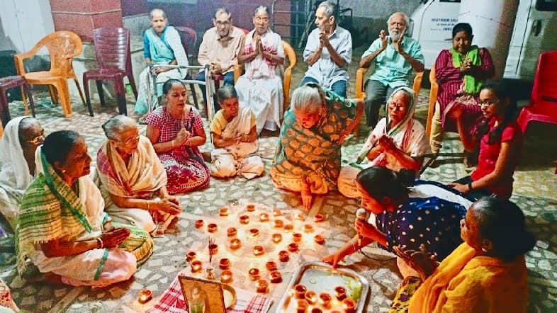 Happy elders at Mother Old Age Home